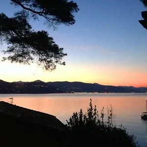 Portofino Seaview Apartment, 50 Meters From The Beach, Free Parking, Air Conditioning Paraggi